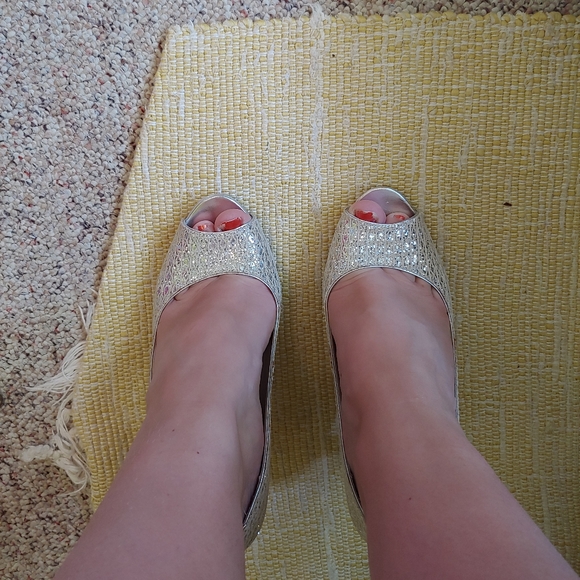 Audrey Brooke sparkle heels - Picture 5 of 5